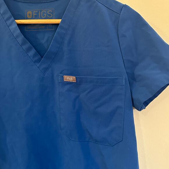 Blue FIGS One Pocket Scrub Top Sz XS FIGS Scrubs - Picture 6 of 6